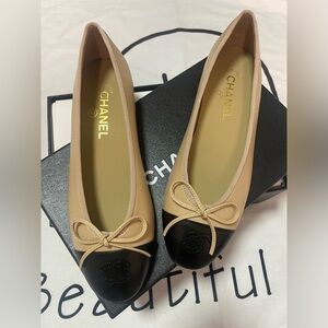 Chanel Beige and Black Women's Ballet Flats